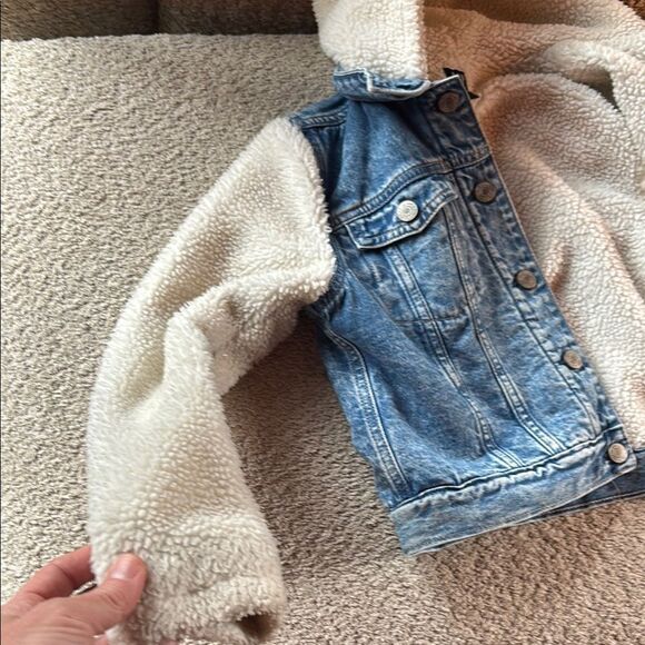 GAP Blue and White Jean Jacket with Cozy Fleece Sleeves - Picture 5 of 16